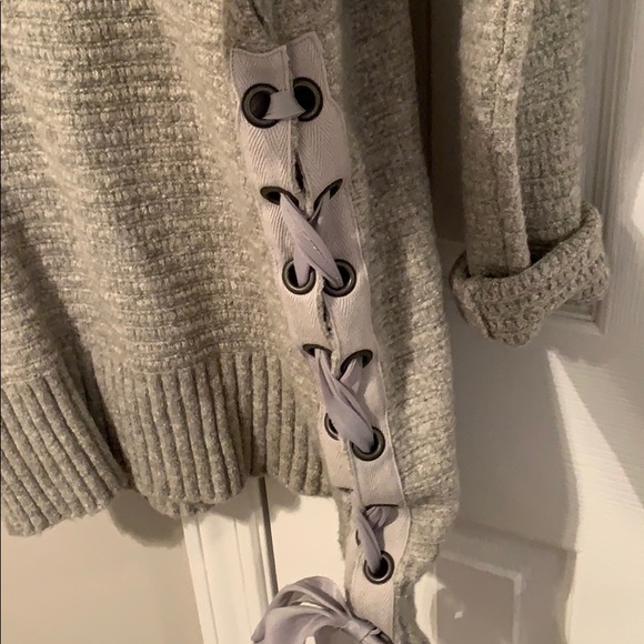 free People gray sweater - Picture 2 of 5